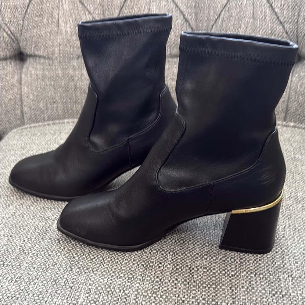 Elegant Black Ankle Boots